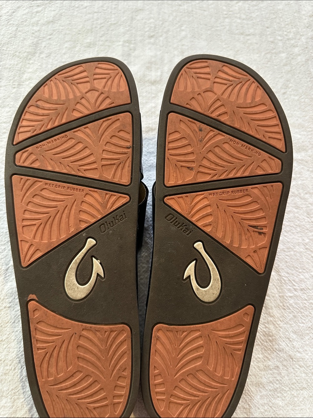 OluKai Black Leather Cross Strap Slide Sandals Women's Size 10 EUC - Picture 4 of 7